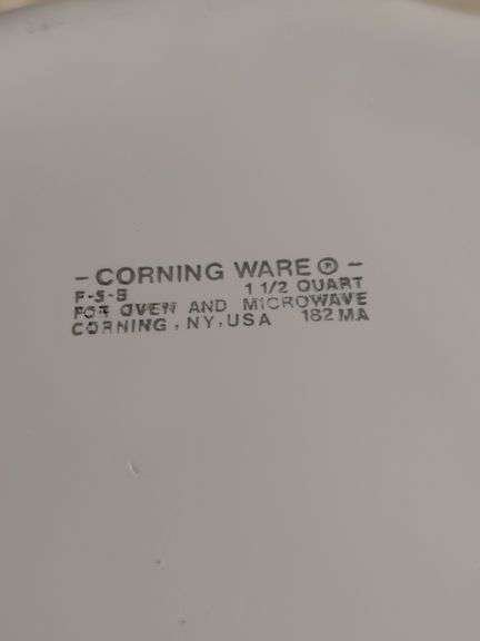 Corning Ware dishes with lids