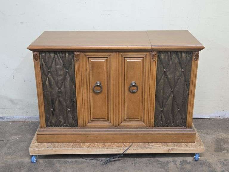 Vintage Cabinet Radio