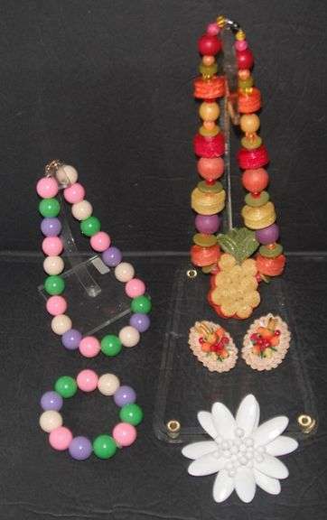 Vntg Jewelry including Dazling TuttiFruitti & Gumball Sets ++