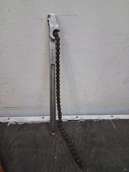 Chain and plumbing wrenches. 2b