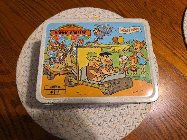 Vintage Funtastic World of Hanna Barbera Lunchbox with Thermos 1977  Metal RARE
