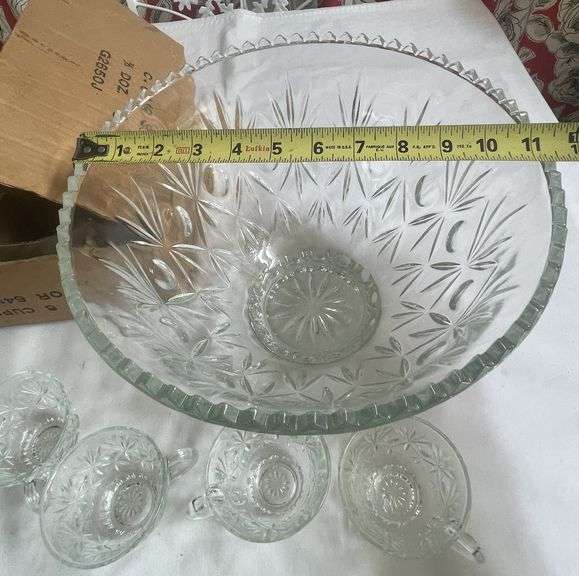 Vintage Punch Bowl w/15 matching cups