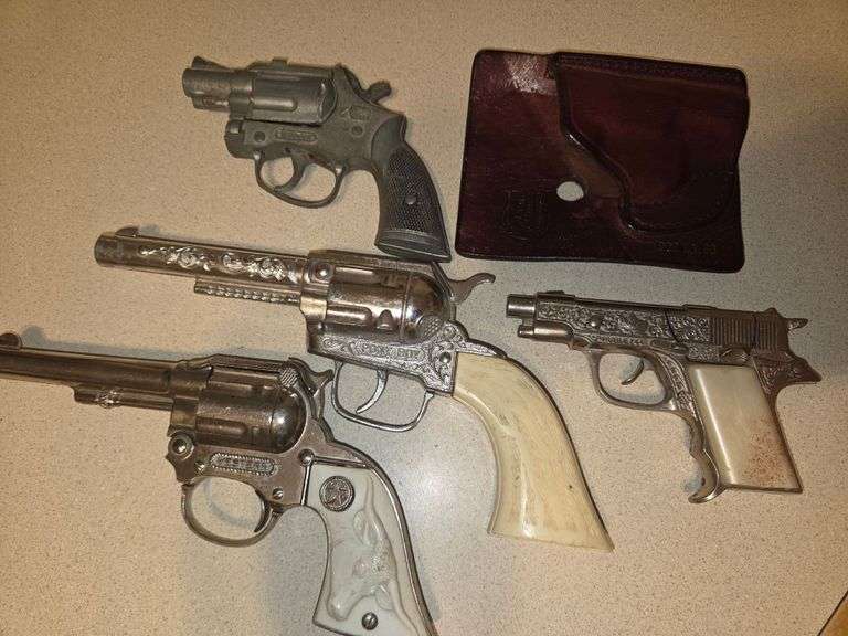 4 Vintage Cap Guns