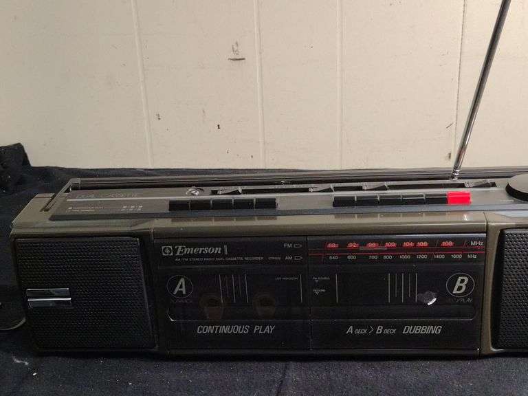 Emerson AM/FM radio dual cassette recorder tested and works