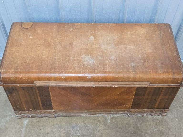 Vintage Lift-Top Cedar Chest