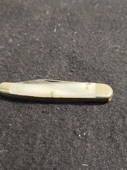 2 Pocket knives- 1 pearl handle