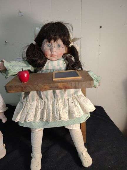 2 Collector dolls