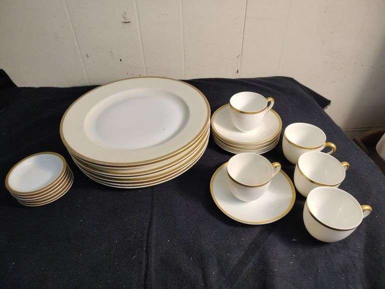Bavaria China 23 pieces