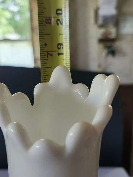 Large 18.5 inch 12 finger Fenton swung vase