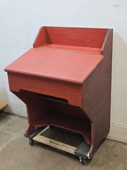 Red Lift-Top Podium