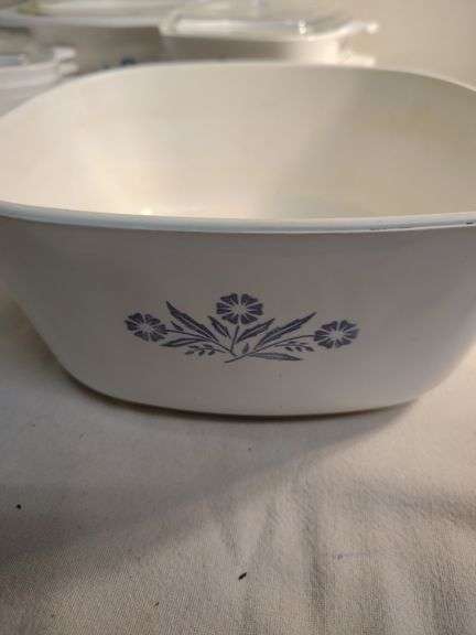 Corning Ware dishes with lids