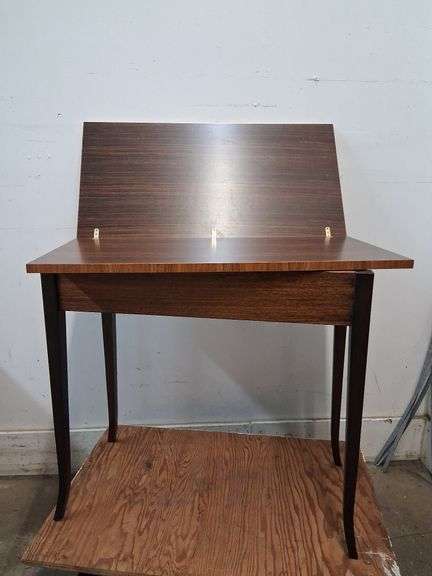 Side table with adjustable top