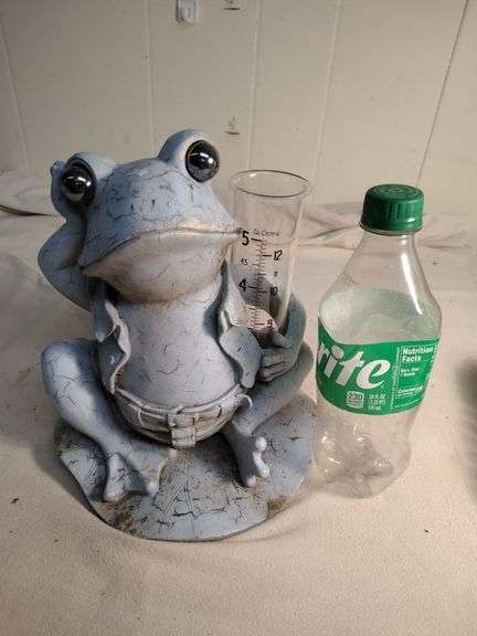 Frog rain gage