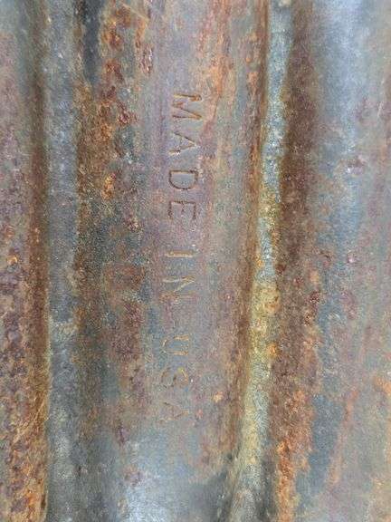 Antique Cornbread Pan. 4C