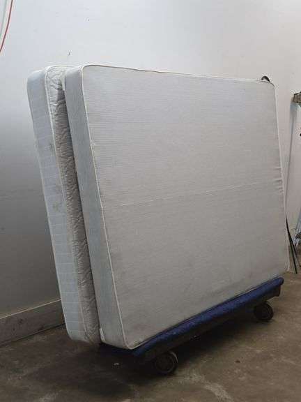 Queen Size Serta Mattress & Perfect Sleeper Box Spring