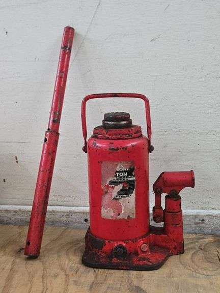 Husky Bottle Jack. 6C