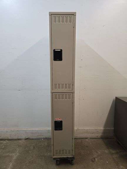 2x1 Tennsco Locker Unit