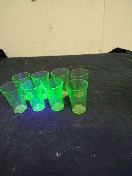 8 Vaseline coridial glasses
