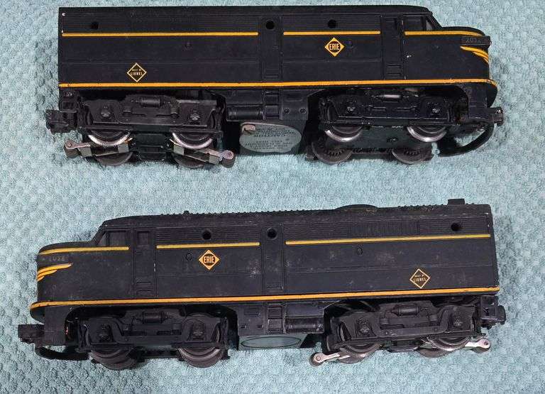 Vintage Lionel #2032 Erie Twin Diesel Locomotive