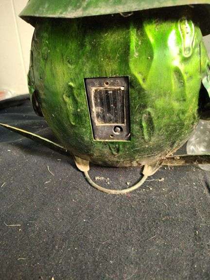 2 Frog lawn ornaments 1 with solar lights