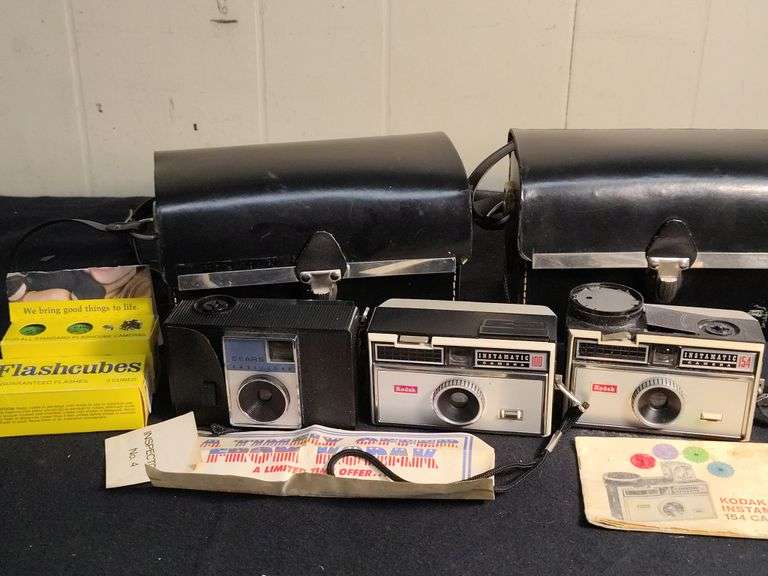 2 Kodax Instamatic 100 & 154 and a Sears Easi Load cameras