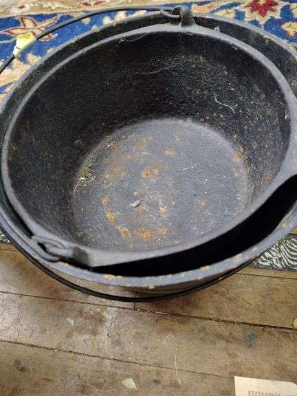 2 Black cast iron pots