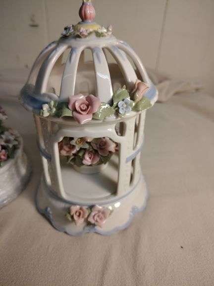 Bird cage and bird house music boxes