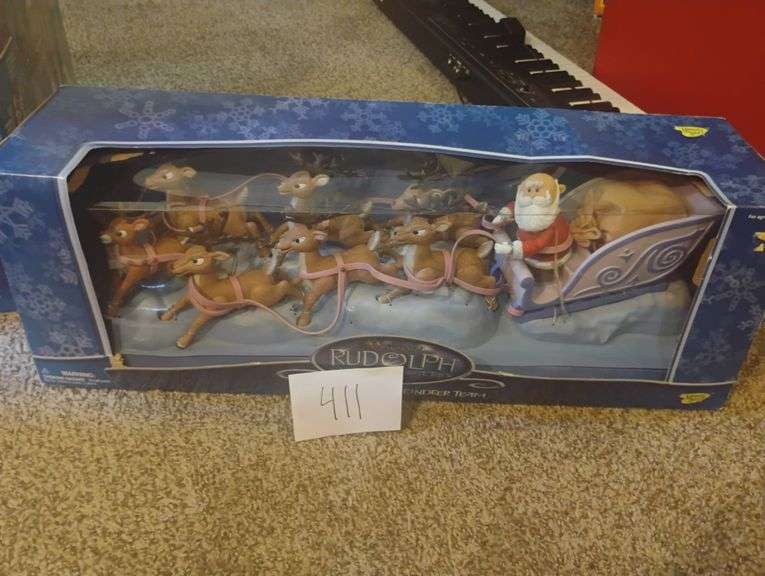 RUDOLPH ISLAND OF MISFIT TOYS SANTAS SLEIGH AND REINDEER TEAM