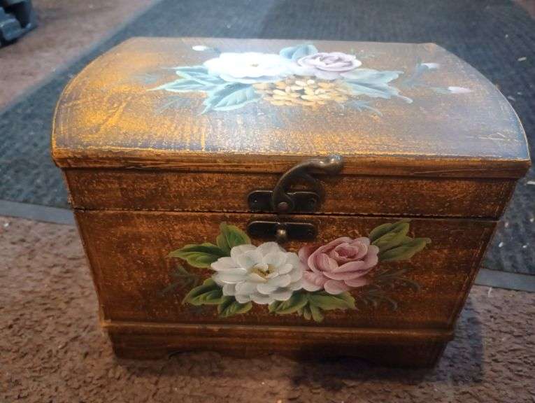 Hand painted wood box 11"×7"×7"