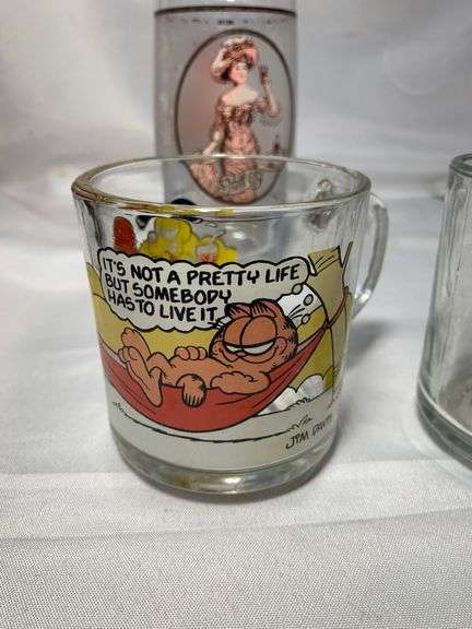Gibson Girls 1970 Pepsi Cola Advertising Glasses. Excellent Condition Plus Garfield and Mickey.