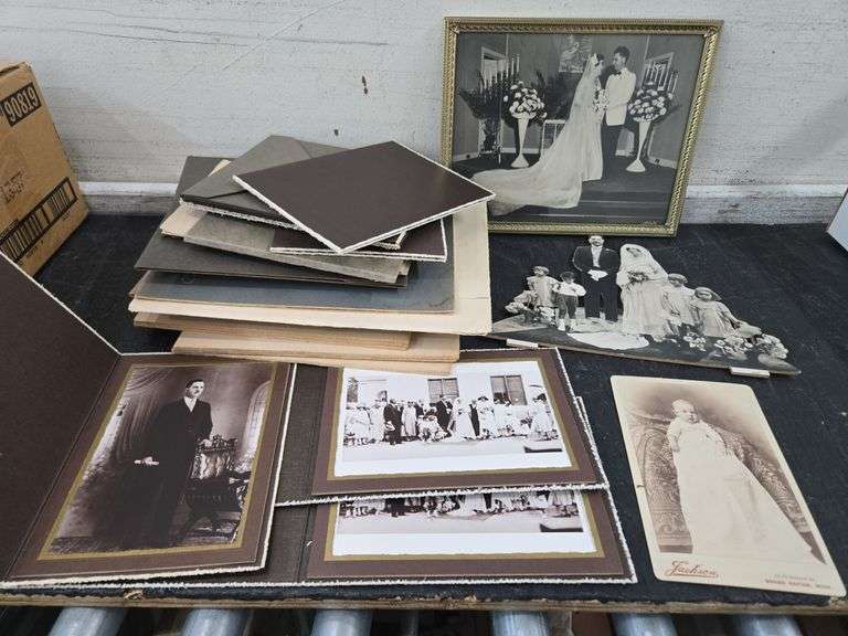 Black and White Photographs & Frames. 3a