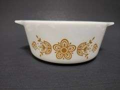 Pyrex Butterfly Gold 472 1.5 pint bowl