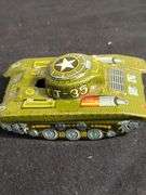 2 Tin vehicles