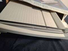 Heavy duty paper trimmer