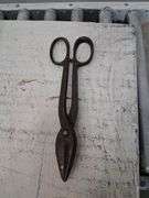 Hand tools and sockets. 2c