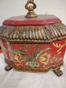 Lidded box with table runner