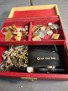 Jewelry box with jewelry