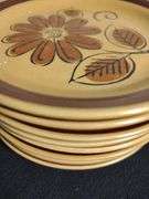 Le Mesa Stoneware 12 Berry bowls, 8 salad bowls & 8 plates