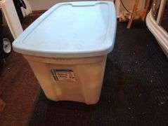 Great Solutions 20 gallon tote with bears