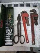 Hand tools and sockets. 2c