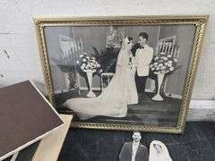 Black and White Photographs & Frames. 3a