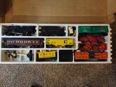 large lionel train stuff lot comes with tote no lid