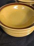 Le Mesa Stoneware 12 Berry bowls, 8 salad bowls & 8 plates