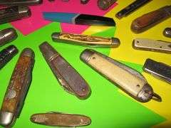 CIGAR BOX FULL OF JUNK KNIVES-A FEW GOOD ONES