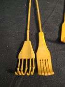 4 Back scratchers