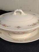 Homer Laughlin China 5 serving dishes