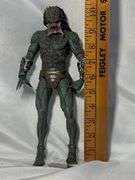 Predator Deluxe Armored Assassin Predator Action Figure
