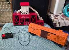Vintage Lionel #352 Ice Depot Set