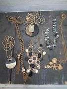 Six necklaces. 1d