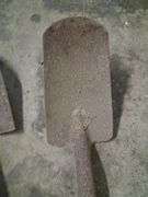 2 short shovels